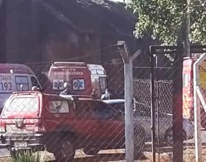 Jovem morre no hospital após colisão entre moto e caminhão em Londrina