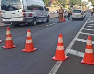 Fiscalização recolhe 43 veículos irregulares em Londrina