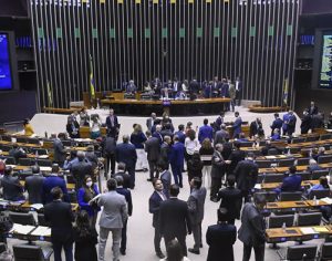 PEC da Transição é aprovada na Câmara em 2° turno para garantir Bolsa Família