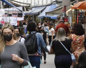 Pandemia reduz expectativa de vida em 3 anos na América Latina