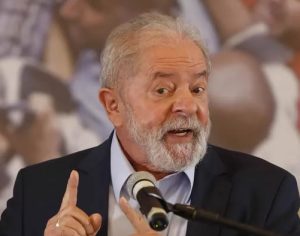 Lula diz que vai revogar todos os sigilos de 100 anos de Bolsonaro