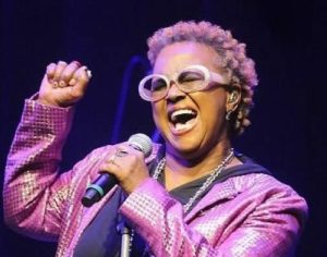 Sandra de Sá é atração do próximo Samba da Madrugada em Londrina