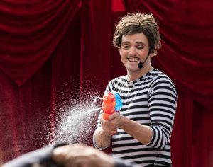 Londrina tem show gratuito com palhaço argentino neste sábado