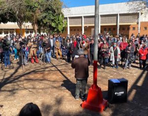 Londrinenses fazem ato em defesa do estado democrático no Brasil