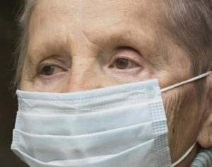 Mulher de 95 anos é nova vítima do coronavírus em Londrina