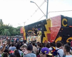 Festival de Dança tem cortejo com trio elétrico no Igapó neste domingo