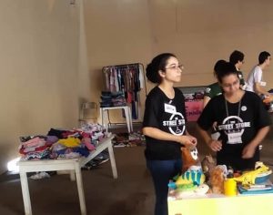 Estudantes da UEL arrecadam produtos para pessoas em situação de rua