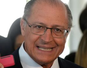 Alckmin é recebido por Bolsonaro e ouve ‘compromisso’ para transição