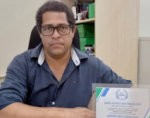 Servidor da UEL recebe prêmio da Controladoria Geral do Estado