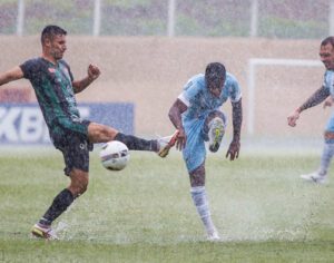 Londrina e Maringá empatam em jogo paralisado pela chuva