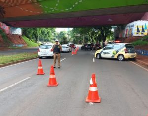 Polícia recolhe sete veículos irregulares durante blitz em Londrina