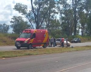Motociclista fica em estado grave após pneu estourar na PR-445 em Londrina