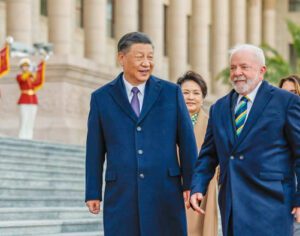 Lula e Xi Jinping assinam 15 acordos de parceria em Pequim