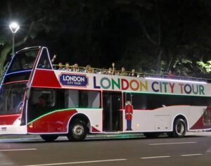Londrina tem passeio especial de Páscoa em ônibus panorâmico