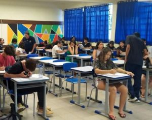 Maior curso pré-vestibular tem vagas gratuitas para 5 cidades da RML