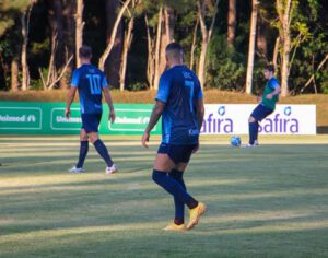 Dois jogadores do LEC se atrasam, perdem voo e podem ser multados