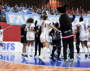 Londrina estreia com goleada de 10 a 0 na Taça Brasil de Futsal Feminino