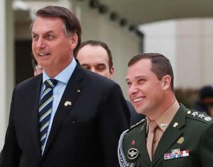 Mauro Cid, ex-ajudante de ordens de Bolsonaro, é preso pela PF