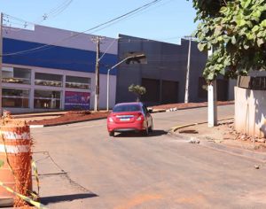 Tráfego em trecho reconstruído da Avenida Rio Branco é liberado; veja