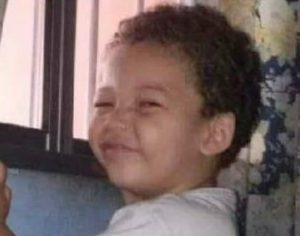 Mãe e padrasto de criança desaparecida prestam depoimento à polícia
