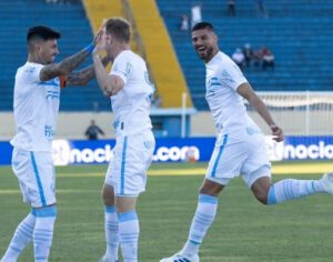 Londrina vence o líder Vila Nova com gol relâmpago no Estádio do Café