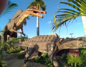 Shopping de Londrina tem exposição de dinossauros em tamanho real