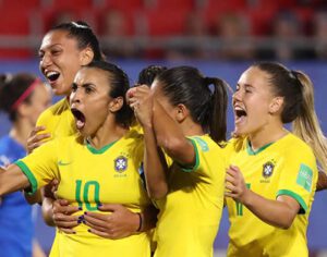 UEL altera expediente e horário de aulas nos jogos do Brasil na Copa