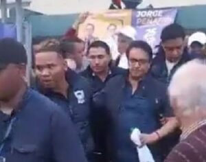 Candidato à Presidência do Equador é assassinado com três tiros; vídeo