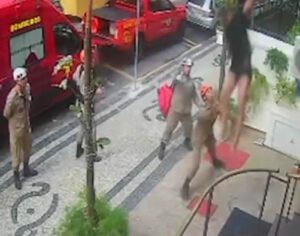 VÍDEO: ator da Globo surta, quebra quarto de hotel e se joga pela janela