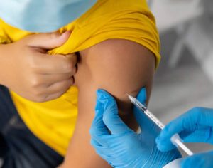 Vacinação contra HPV: especialista reforça da prevenção na população masculina 