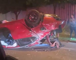 Motorista de 21 anos capota veículo de luxo na PR-445 em Londrina