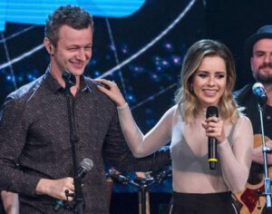 Sandy e Lucas cantam juntos após separação e emocionam fãs na TV