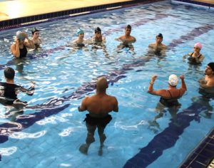 UEL reativa piscinas e retoma projetos e aulas de natação