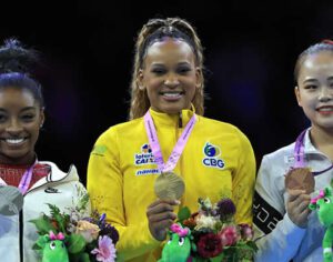 Rebeca Andrade é bicampeã do salto no Mundial de Ginástica Artística