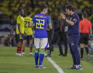 Brasil joga mal e perde para Colômbia de virada nas Eliminatórias