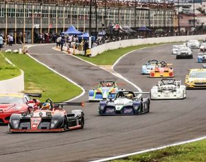 Autódromo tem 3ª etapa do Londrina Racing Show durante o feriadão