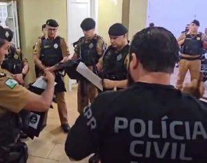 Oito pessoas são presas em ação contra tráfico de drogas em Londrina