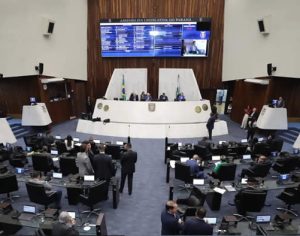 Deputados aprovam aumento da alíquota do ICMS no Paraná; confira