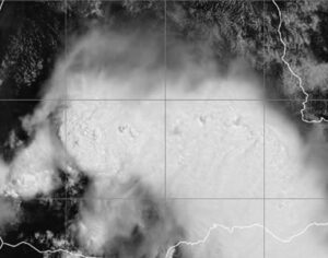 Defesa Civil emite alerta para forte temporal em Londrina e região