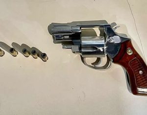 Idoso de 90 anos é preso com arma em bagagem no Aeroporto de Londrina