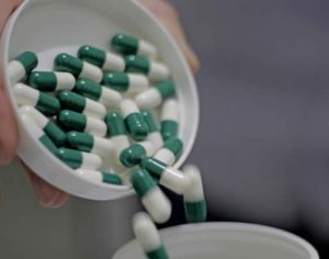 Estudo estima 17 mil mortes por tratamento de covid-19 com cloroquina