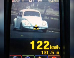 Fusca é flagrado trafegando a mais de 120km/h em Londrina