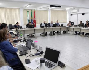 Vereadores de Londrina aprovam reajuste de salários em 3,8%