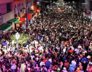 Carnaval de Cornélio Procópio reúne milhares de pessoas de toda a região