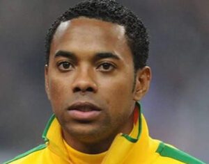 STJ forma maioria para que Robinho cumpra pena por estupro no Brasil