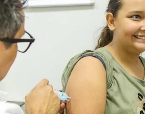 Londrina estende horário da vacinação em cinco UBSs nesta quarta