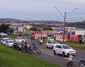 Três pessoas ficam feridas em acidente na BR-369 entre Londrina e Ibiporã