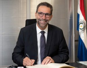 Enio Verri, diretor-geral da Itaipu, participa de aula magna da Unespar