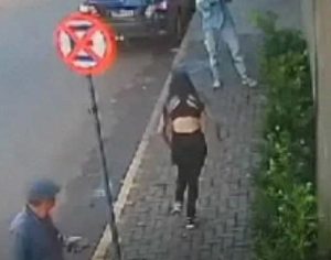 MP denuncia ex-namorado de jovem atacada com ácido como mandante