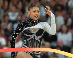Paranaense Babi se torna 1ª brasileira em final olímpica individual da GR